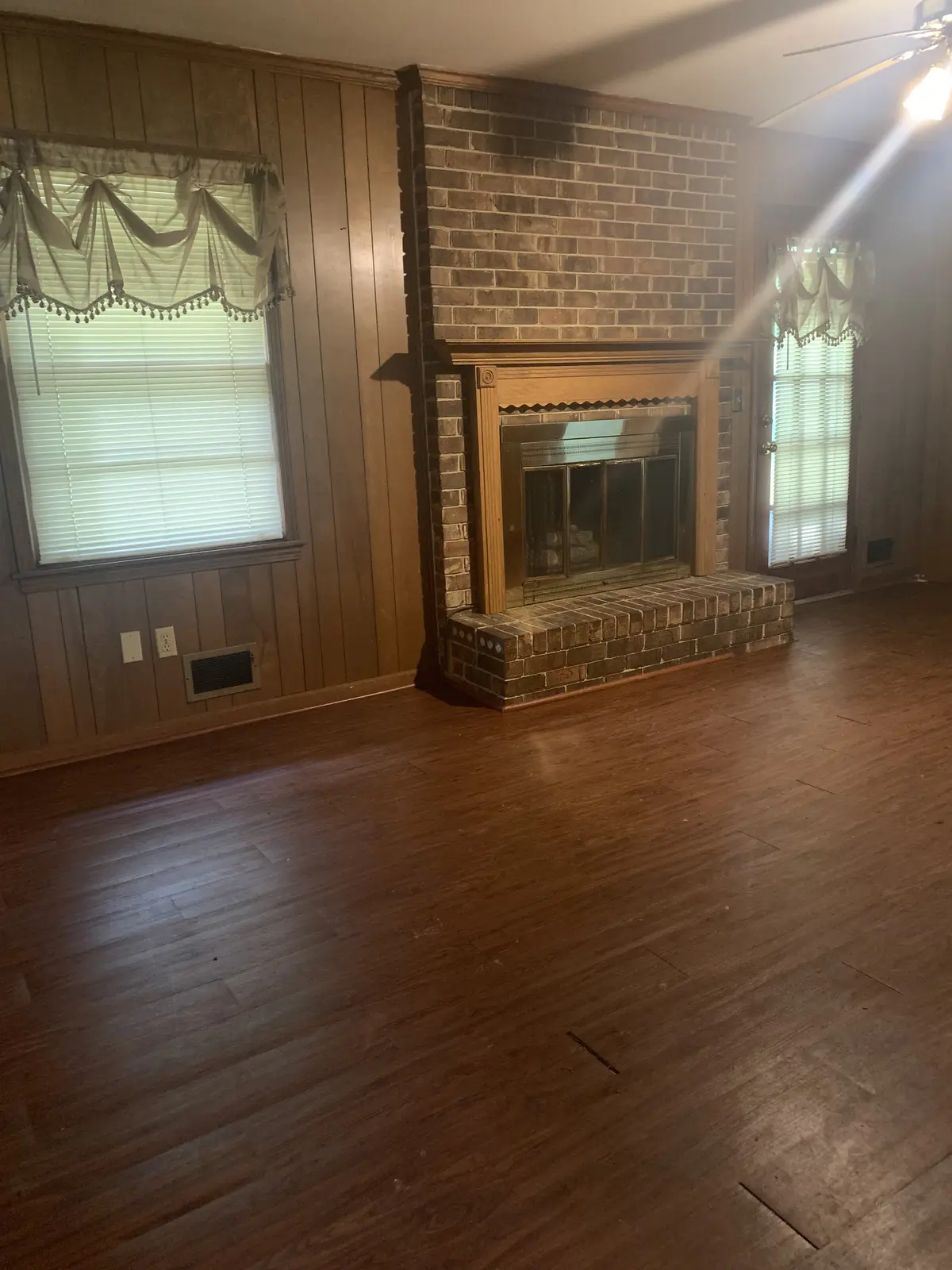 Before photo of Fireplace 01